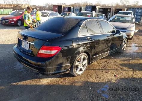 2010 Mercedes-Benz C 300 Luxury/Sport из США, поврежденный, VIN WDDGF5EB8AR116148